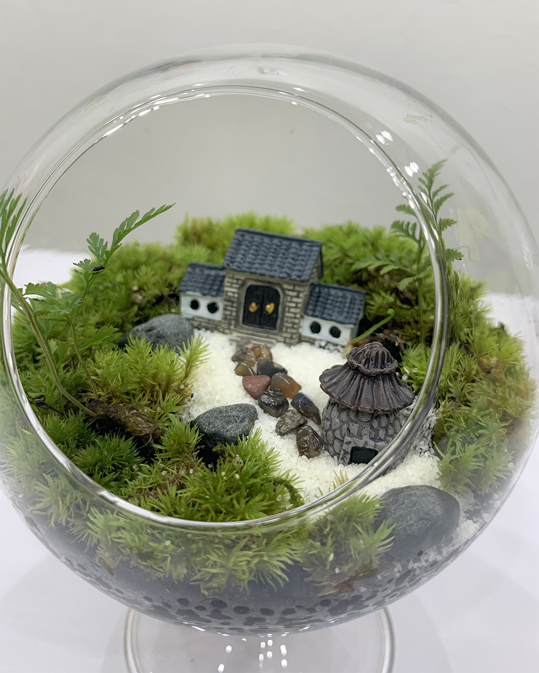 苔の世界〈完成品〉〜チャイナ風邸宅のガーデン風景・球系ガラス〜