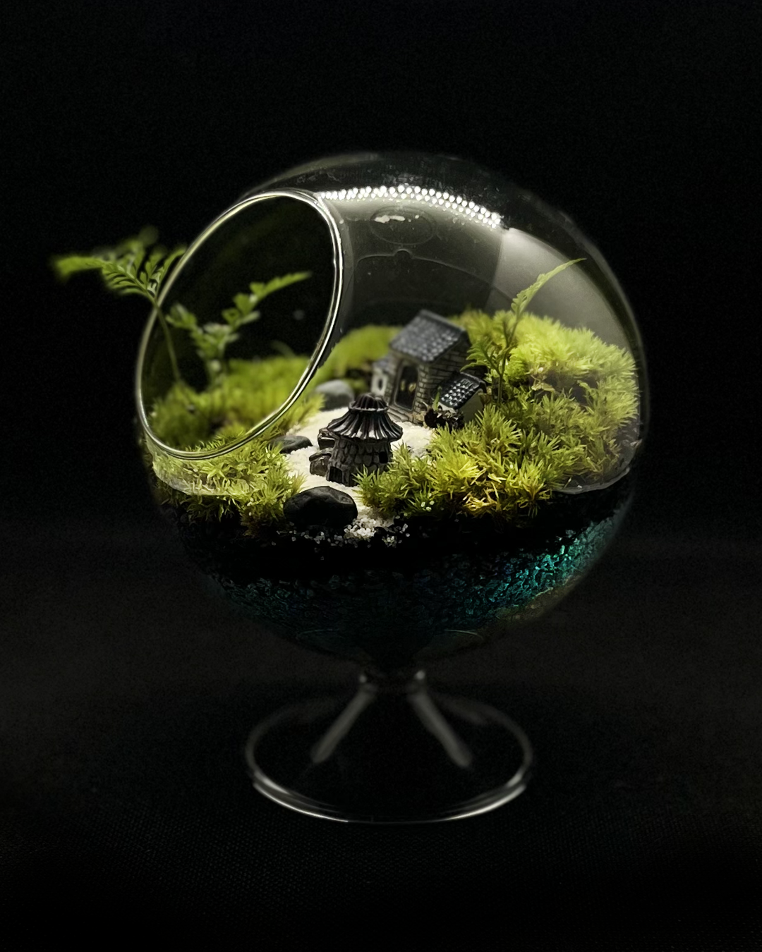 苔の世界〈完成品〉〜チャイナ風邸宅のガーデン風景・球系ガラス〜