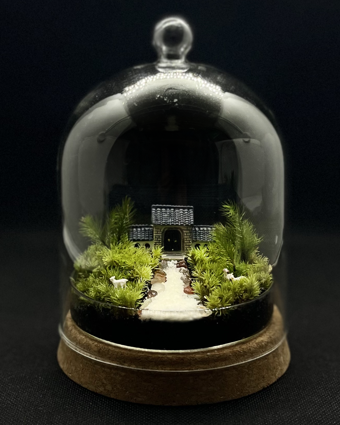 苔の世界〈完成品〉〜チャイナ風邸宅のガーデン風景・ガラスドーム〜